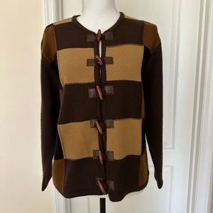 Vtg Crystal Kobe Woman’s Wooden Buttons Up Brown Sweater, Sz M.